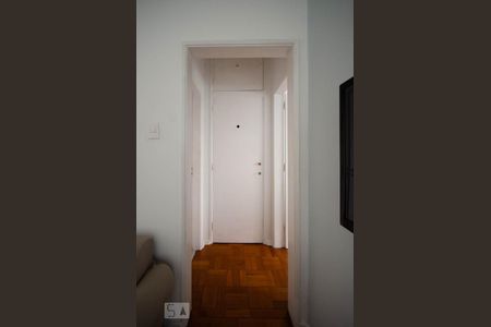 Hall de acesso ao dormitório e banheiro de apartamento para alugar com 1 quarto, 50m² em Ipanema, Rio de Janeiro
