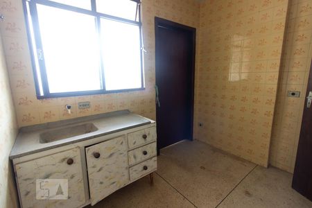 Cozinha de apartamento para alugar com 2 quartos, 57m² em Rebouças, Curitiba