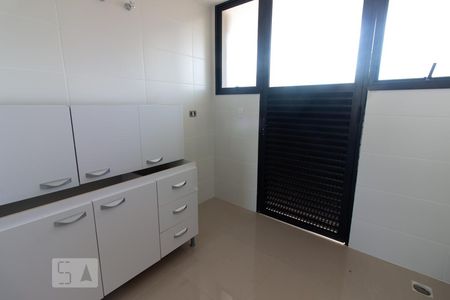 Cozinha de apartamento para alugar com 2 quartos, 45m² em Santa Quitéria, Curitiba