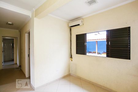 Casa à venda com 360m², 4 quartos e 4 vagasSala