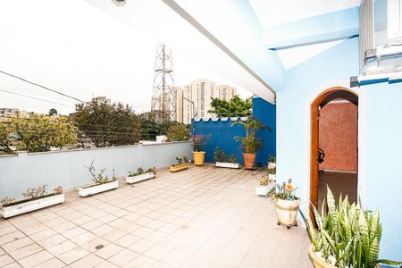 Casa à venda com 360m², 4 quartos e 4 vagasQuintal da frente