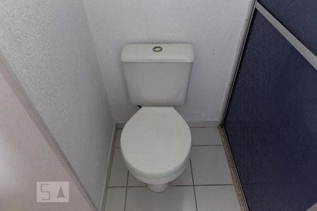 Banheiro de apartamento à venda com 2 quartos, 65m² em Jardim Floresta, Porto Alegre