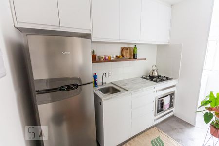 Cozinha de apartamento para alugar com 1 quarto, 31m² em Água Branca, São Paulo