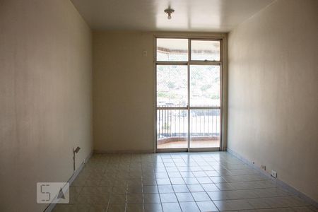 Apartamento para alugar com 70m², 2 quartos e 1 vagaSala