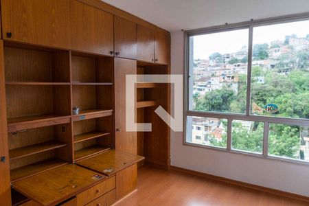 Quarto 1 de apartamento à venda com 3 quartos, 150m² em Ingá, Niterói