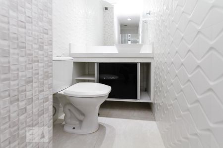 Apartamento à venda com 126m², 2 quartos e 2 vagasBanheiro 