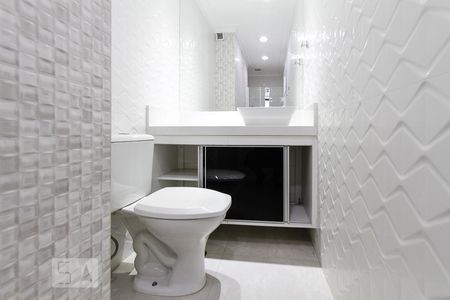 Apartamento à venda com 126m², 2 quartos e 2 vagasBanheiro 