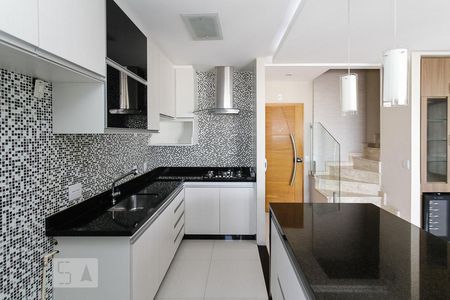 Apartamento à venda com 126m², 2 quartos e 2 vagasCozinha