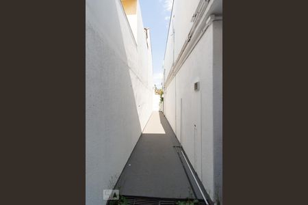 Casa à venda com 280m², 3 quartos e 4 vagas Casa à venda com 280m², 3 quartos e 4 vagasCorredor Lateral