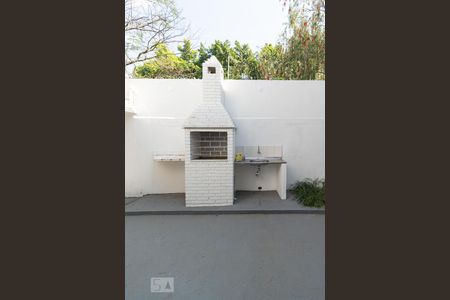 Casa à venda com 280m², 3 quartos e 4 vagas Casa à venda com 280m², 3 quartos e 4 vagasQuintal