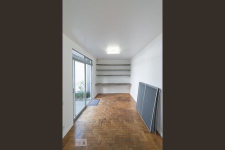 Casa à venda com 280m², 3 quartos e 4 vagas Casa à venda com 280m², 3 quartos e 4 vagasQuarto Edícula