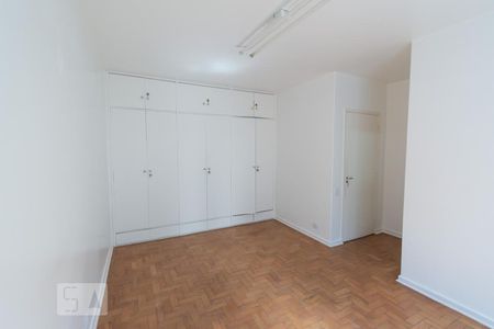 Casa à venda com 280m², 3 quartos e 4 vagas Casa à venda com 280m², 3 quartos e 4 vagasSuíte