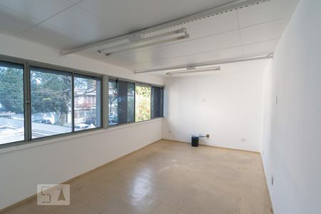 Casa à venda com 280m², 3 quartos e 4 vagas Casa à venda com 280m², 3 quartos e 4 vagasEdícula Piso Superior