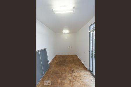 Casa à venda com 280m², 3 quartos e 4 vagas Casa à venda com 280m², 3 quartos e 4 vagasQuarto Edícula