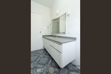 Casa à venda com 280m², 3 quartos e 4 vagas Casa à venda com 280m², 3 quartos e 4 vagasBanheiro Social