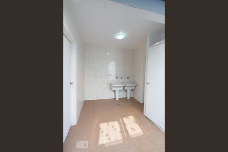 Casa à venda com 280m², 3 quartos e 4 vagas Casa à venda com 280m², 3 quartos e 4 vagasÁrea de Serviço