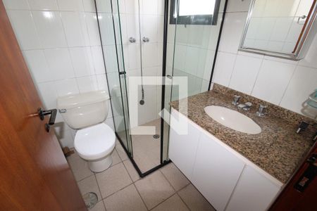 Apartamento para alugar com 215m², 3 quartos e 2 vagasQuarto 2 - Banheiro