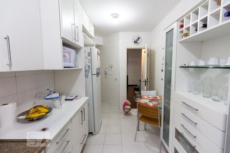 Apartamento para alugar com 115m², 3 quartos e 2 vagasCozinha