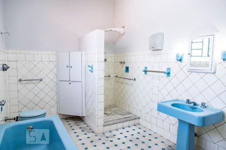 Casa à venda com 350m², 7 quartos e 8 vagas Casa à venda com 350m², 7 quartos e 8 vagasBanheiro Social