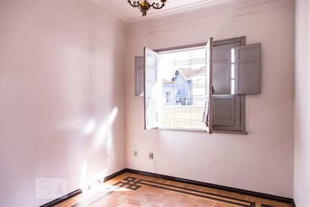 Casa à venda com 350m², 7 quartos e 8 vagas Casa à venda com 350m², 7 quartos e 8 vagasQuarto 5