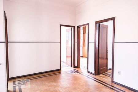 Casa à venda com 350m², 7 quartos e 8 vagas Casa à venda com 350m², 7 quartos e 8 vagasSala 2