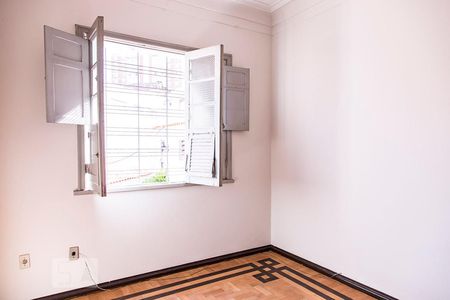 Casa à venda com 350m², 7 quartos e 8 vagas Casa à venda com 350m², 7 quartos e 8 vagasQuarto 5