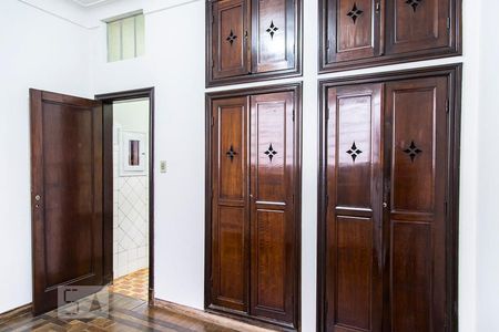 Casa à venda com 350m², 7 quartos e 8 vagas Casa à venda com 350m², 7 quartos e 8 vagasQuarto 1