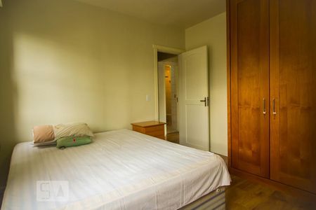 Quarto 1 de apartamento para alugar com 3 quartos, 80m² em Chácara das Pedras, Porto Alegre