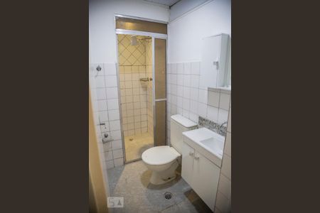 Banheiro de apartamento para alugar com 2 quartos, 44m² em Jardim Dona Sinhá, São Paulo