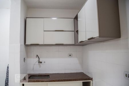 Cozinha de apartamento para alugar com 2 quartos, 44m² em Jardim Dona Sinhá, São Paulo