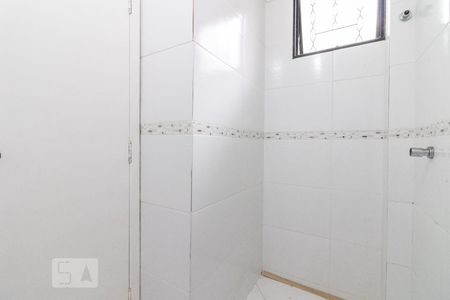Banheiro social de apartamento para alugar com 2 quartos, 80m² em São Lourenço, Curitiba