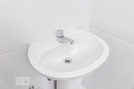 Banheiro social de apartamento para alugar com 2 quartos, 80m² em São Lourenço, Curitiba