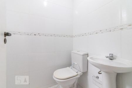 Banheiro social de apartamento para alugar com 2 quartos, 80m² em São Lourenço, Curitiba
