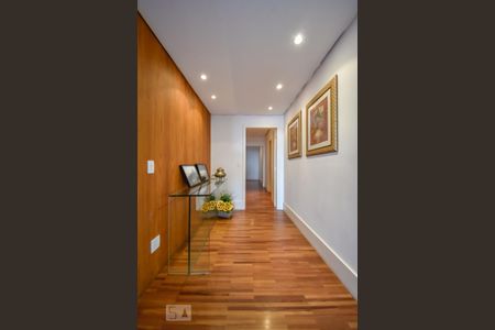 Hall de Entrada de apartamento à venda com 3 quartos, 189m² em Real Parque, São Paulo