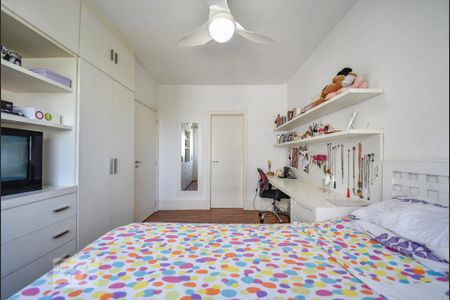 Apartamento à venda com 189m², 3 quartos e 3 vagas Apartamento à venda com 189m², 3 quartos e 3 vagasQuarto 2 - Suíte