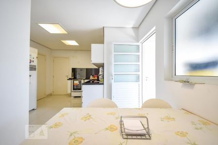 Apartamento à venda com 189m², 3 quartos e 3 vagas Apartamento à venda com 189m², 3 quartos e 3 vagasCopa