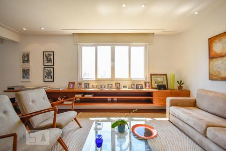 Apartamento à venda com 189m², 3 quartos e 3 vagas Apartamento à venda com 189m², 3 quartos e 3 vagasSala