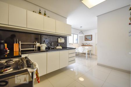 Apartamento à venda com 189m², 3 quartos e 3 vagas Apartamento à venda com 189m², 3 quartos e 3 vagasCozinha