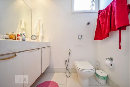 Banheiro do Quarto 2 de apartamento à venda com 3 quartos, 189m² em Real Parque, São Paulo