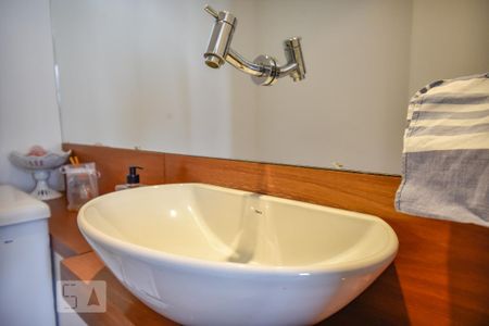 Apartamento à venda com 189m², 3 quartos e 3 vagas Apartamento à venda com 189m², 3 quartos e 3 vagasLavabo