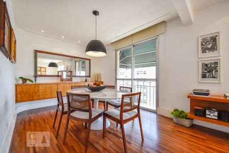 Apartamento à venda com 189m², 3 quartos e 3 vagas Apartamento à venda com 189m², 3 quartos e 3 vagasSala de Jantar