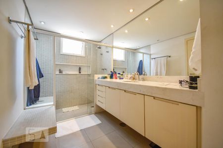 Apartamento à venda com 189m², 3 quartos e 3 vagas Apartamento à venda com 189m², 3 quartos e 3 vagasBanheiro do Quarto 3