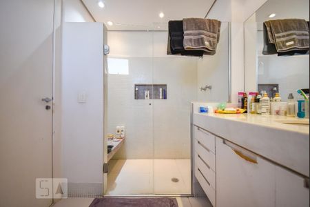 Apartamento à venda com 189m², 3 quartos e 3 vagas Apartamento à venda com 189m², 3 quartos e 3 vagasBanheiro do Quarto 2