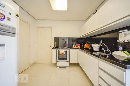 Apartamento à venda com 189m², 3 quartos e 3 vagas Apartamento à venda com 189m², 3 quartos e 3 vagasCozinha