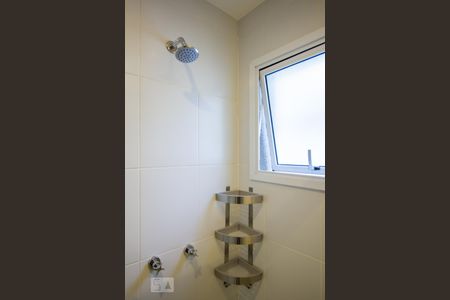 Banheiro social detalhe de apartamento para alugar com 1 quarto, 62m² em Sumaré, São Paulo