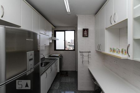 Apartamento à venda com 94m², 4 quartos e 2 vagasCozinha