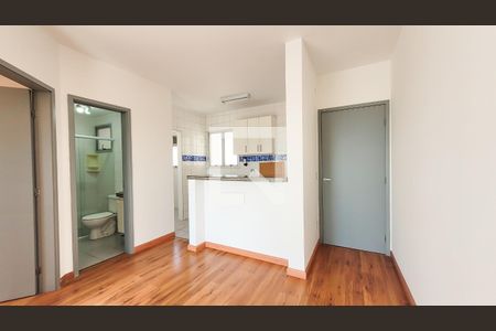 Sala de apartamento para alugar com 1 quarto, 55m² em Centro, Campinas