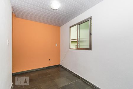 Sala de casa para alugar com 1 quarto, 40m² em Ramos, Rio de Janeiro