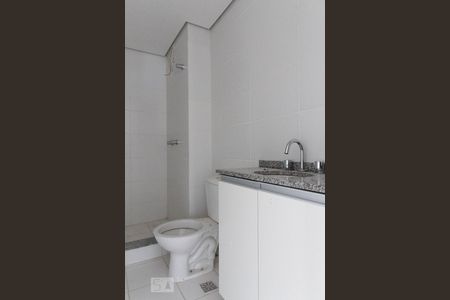 Banheiro de apartamento para alugar com 3 quartos, 71m² em Passo da Areia, Porto Alegre