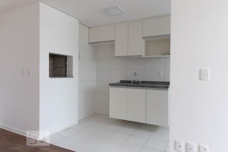Cozinha de apartamento para alugar com 3 quartos, 71m² em Passo da Areia, Porto Alegre